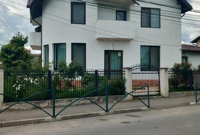 Casă cu 6 camere cu Teren 500 Mp în Vălenii de Munte - 4