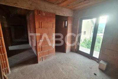 Casă cu 4 camere cu Canalizare în Lancrăm - 1