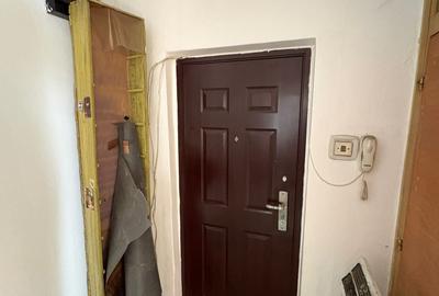 Apartament cu 3 camere decomandat în Tei - 1