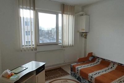 Garsonieră semidecomandată în Tractorul