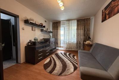 2 CAMERE TATARASI SCOALA 4 IONET TEODOREANU , GEAM LA BAIE, CENTRALA. - 16