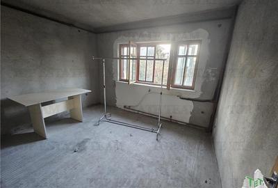 Vila spatioasa 11 camere la gri in centru Pitesti - 5