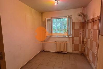 Apartament cu 3 camere decomandat în Crângași - 9
