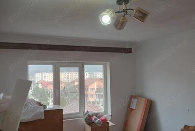 Apartament cu 3 camere decomandat în Mătăsari - 8