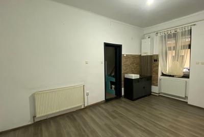 Apartament 1 camera la vila zona SPital Militar , Piata Cipariu - 9