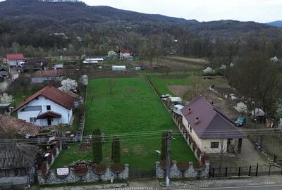 Teren de 2823 mp, în Sălătrucel - 1