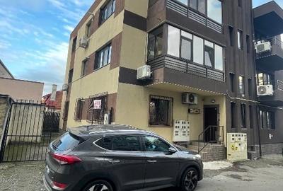 Vând ap 3 cam decom parter în vilă (P+2), în Faleză N, loc de parcare - 10
