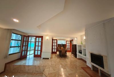 Casă cu 6 camere cu Teren 1200 Mp în Sud - 2