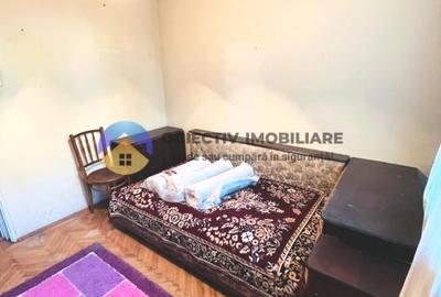 Apartament de vanzare 4 camere- Bulevardul Traian, Piatra Neamt