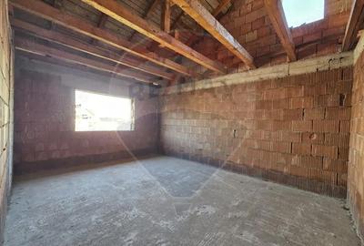 Casă cu 6 camere cu Teren 350 Mp în Central - 11