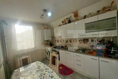 Apartament cu 6 camere semidecomandat în Tractorul - 5
