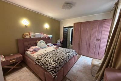 Apartament cu 3 camere semidecomandat în 9 Mai - 15