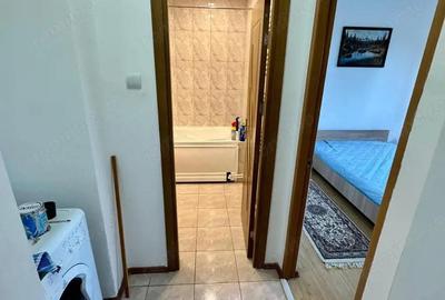 Apartament cu 2 camere semidecomandat, mobilat în Dacia