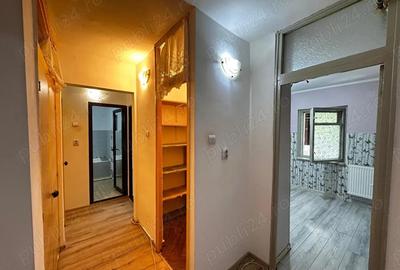 Apartament 2 camere decomandat Micro 21, etaj 1 - 5
