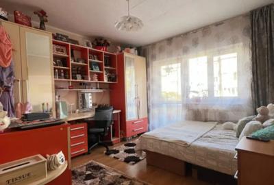 Apartament cu 4 camere decomandat, mobilat în Central - 1