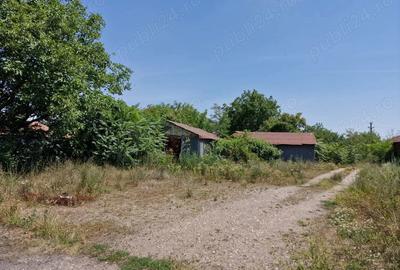 Teren de 3800 mp, în Lilieci - 3