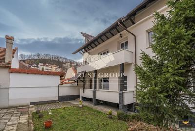 Casă individuală cu 5 camere cu Canalizare în Central