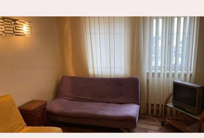 Romana  -  Magheru - garsoniera, mobilata si utilata,  metrou 2  min, terasa 30 - 4