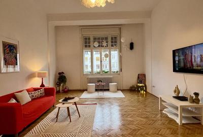 Apartament cu 3 camere semidecomandat în Central - 1