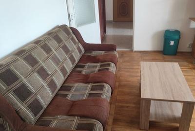 Apartament cu 2 camere semidecomandat în Fetești-Gară - 1