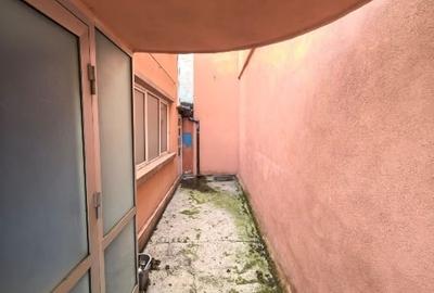 Casă situată Ultracentral având destinația de spatiu comercial cu 3 accese - 5