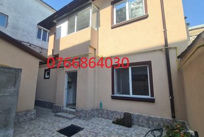 Brâncoveanu, proprietate 2 case, 5 camere, 2 bucătării, 2 băi, 105utili, 45curte - 12