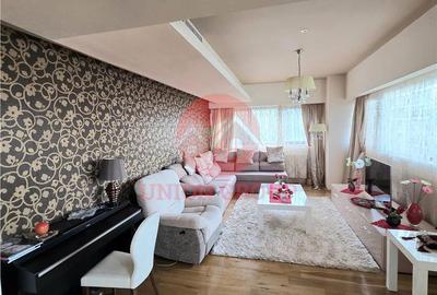 Apartament cu 3 camere în Faleza Nord