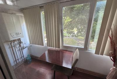 Apartament cu 3 camere decomandat în Ostroveni - 3