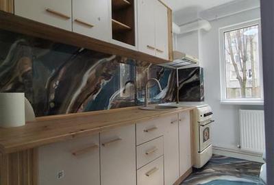 Apartament cu 2 camere semidecomandat, mobilat în Nord - 4