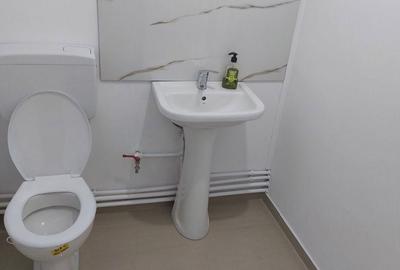 Spațiu comercial, de 100 mp, în Central - 8