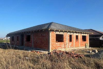 Casă cu 3 camere cu Teren 410 Mp în Șag