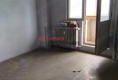 Apartament cu 3 camere semidecomandat în Dristor - 2