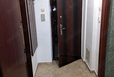 Garsonieră decomandată în Vitan