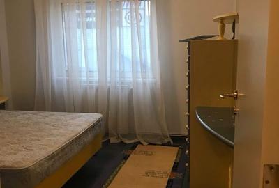 Apartament cu 3 camere decomandat, mobilat în Central