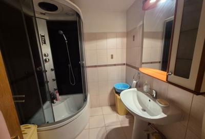 Apartament cu 2 camere decomandat în Drumul Taberei