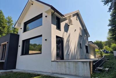 Casă cu 6 camere cu Teren 1400 Mp în Central - 3