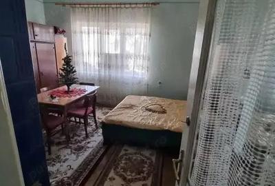 A 42 Proprietarul vinde apart 2 camere in vila linga Casa Memoriala George Bacovia, zona centrala - 10