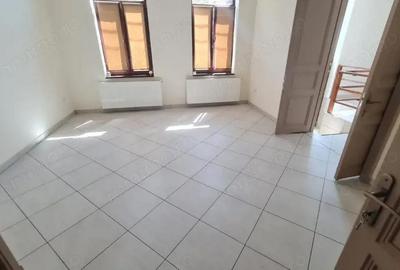 Spațiu comercial, de 110 mp, în Central - 2