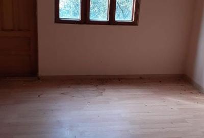 Casă cu 4 camere în Vâlcănești - 7