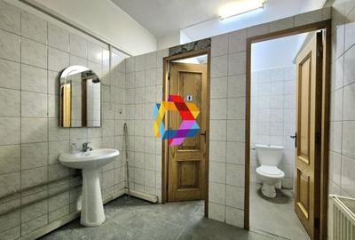 Spațiu comercial cu vad -  200 mp - 8