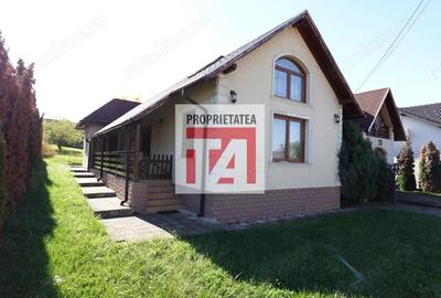 Casă cu Teren 1500 Mp în Central - 1