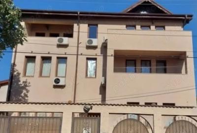 Casă individuală cu 10 camere cu Canalizare în Giurgiului