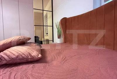 Apartament cu 3 camere semidecomandat în Tractorul - 2