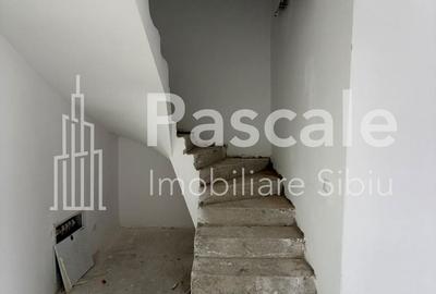 Casă cu 4 camere cu Teren 299 Mp în Central - 3