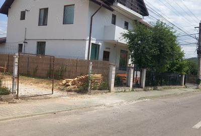 Casă cu 6 camere cu Teren 500 Mp în Vălenii de Munte - 2