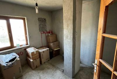Apartament cu 4 camere decomandat în Central - 1