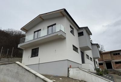 Duplex cu 4 camere cu Canalizare în Florești - 2