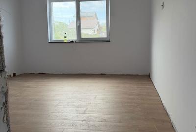 Casă cu 4 camere în Valea Adâncă - 6