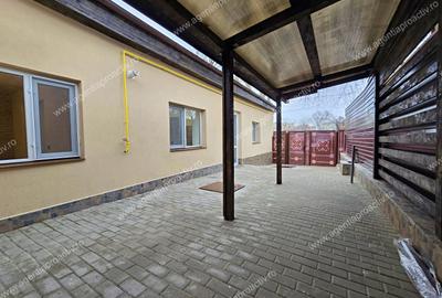 Casă individuală cu 3 camere cu Canalizare în Central - 3