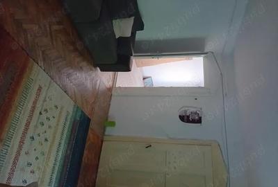 Casă cu 6 camere cu Teren 479 Mp în Central